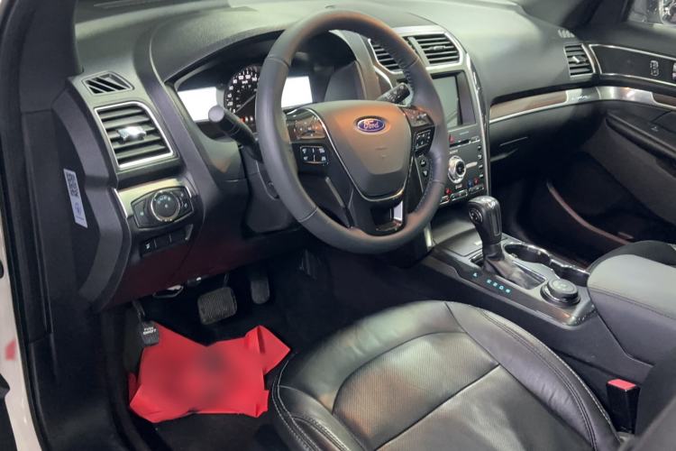 Used Ford Explorer 2018 2.3T Elite Edition Interior 3