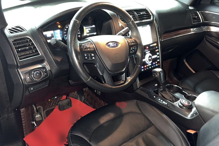 Used Ford Explorer 2018 2.3T Elite Edition Interior 3