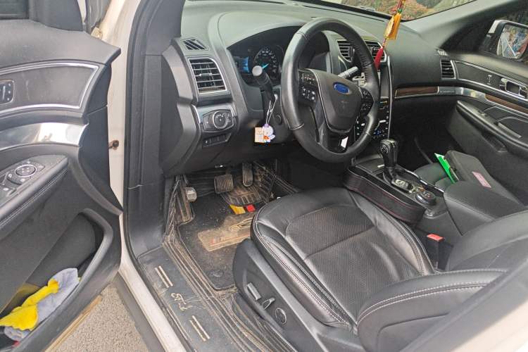 Used Ford Explorer 2018 2.3T Elite Edition Interior 3