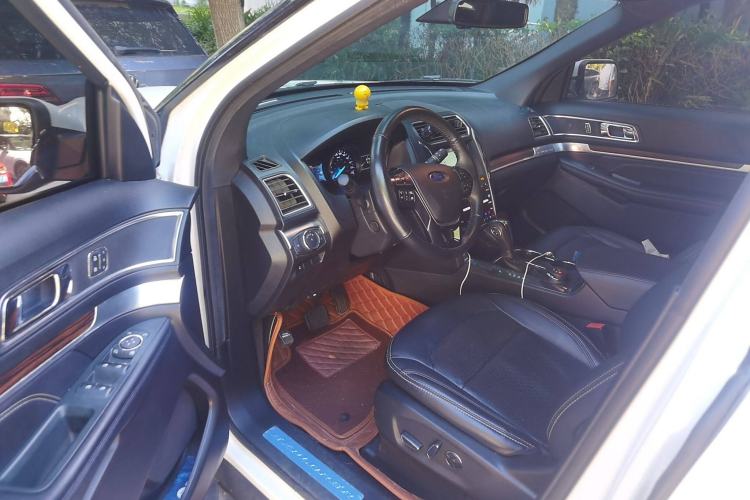 Used Ford Explorer 2018 2.3T Elite Edition Interior 3