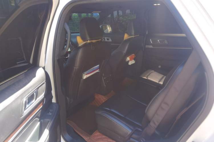 Used Ford Explorer 2018 2.3T Elite Edition Interior 4