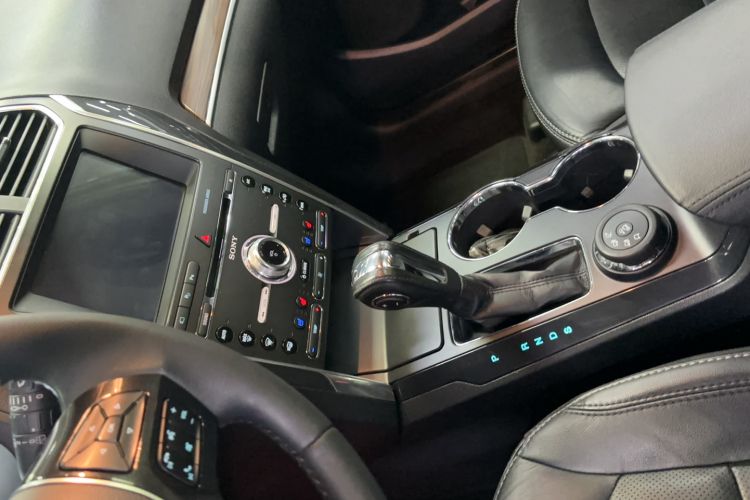 Used Ford Explorer 2018 2.3T Elite Edition Interior 6