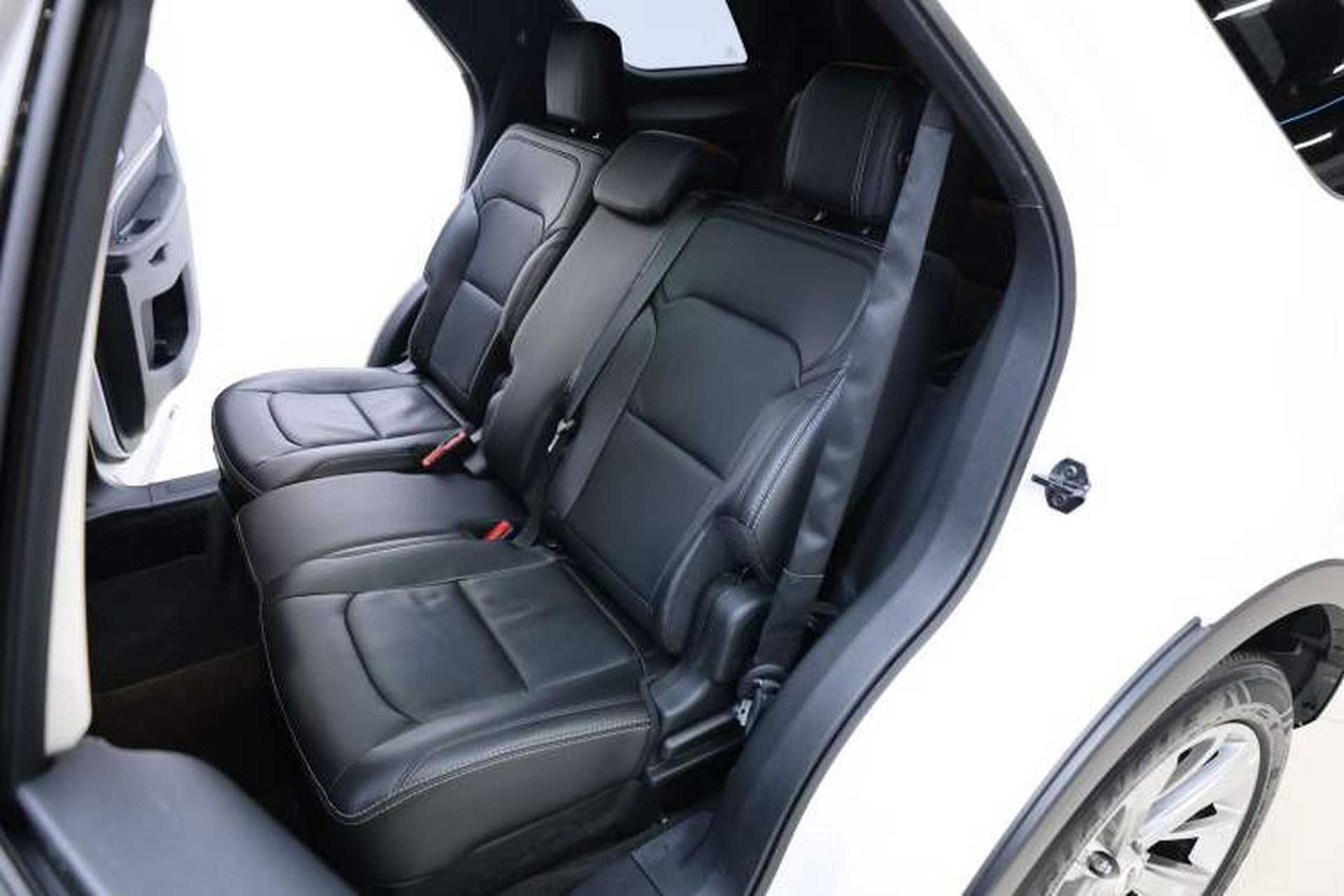Used Ford Explorer 2018 2.3T Elite Edition Interior 9