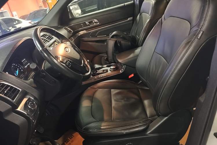 Used Ford Explorer 2018 2.3T Elite Edition Left Front Seat