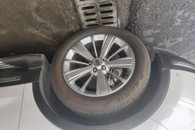 Used Ford Explorer 2018 2.3T Elite Edition Left Front Wheel Hub
