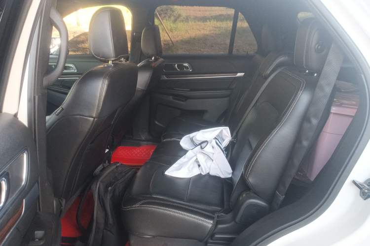 Used Ford Explorer 2018 2.3T Elite Edition Left Rear Seat