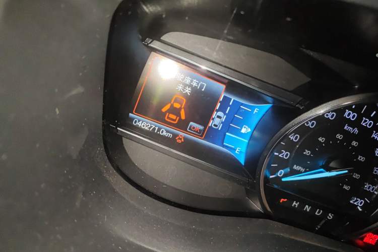 Used Ford Explorer 2018 2.3T Elite Edition Odometer Close Up