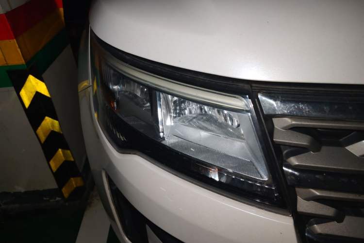 Used Ford Explorer 2018 2.3T Fashion Edition Right Front Headlight