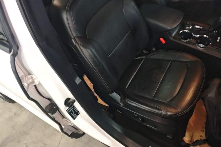 Used Ford Explorer 2018 2.3T Elite Edition Right Front Seat