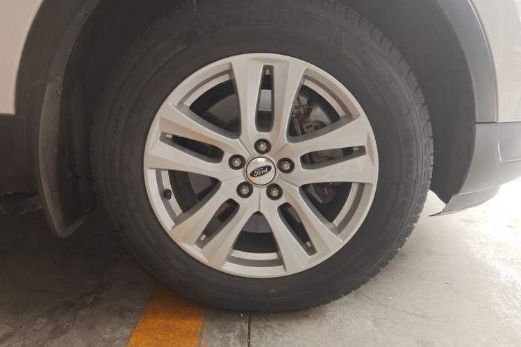 Used Ford Explorer 2018 2.3T Fashion Edition Right Front Wheel Hub