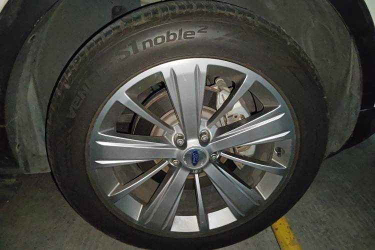 Used Ford Explorer 2018 2.3T Elite Edition Right Front Wheel Hub