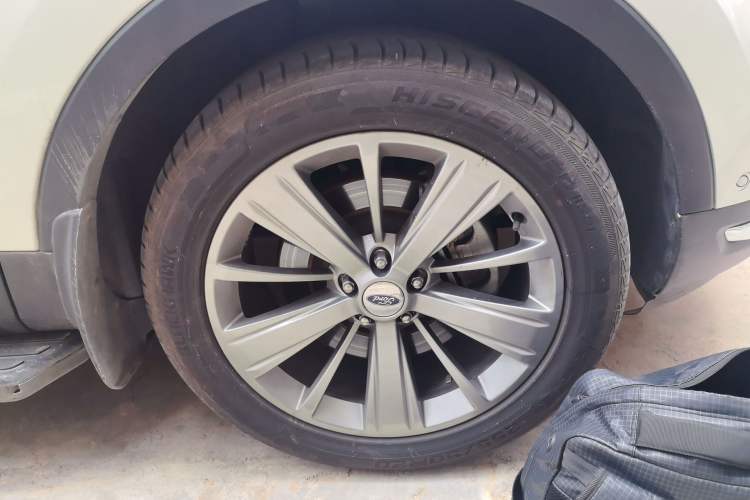 Used Ford Explorer 2018 2.3T Elite Edition Right Front Wheel Hub