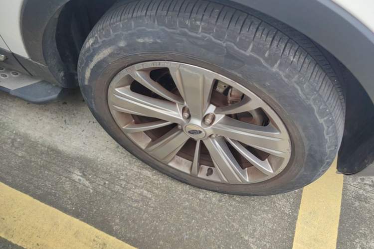 Used Ford Explorer 2018 2.3T Elite Edition Right Front Wheel Hub