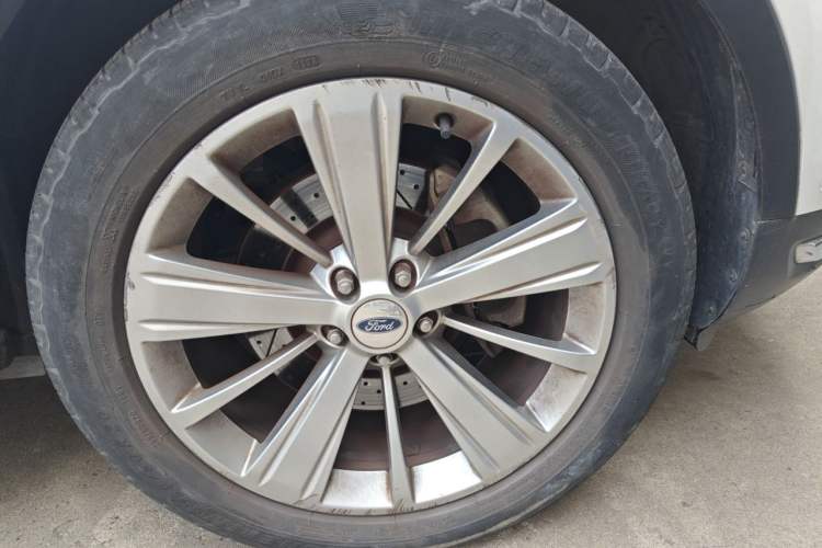 Used Ford Explorer 2018 2.3T Elite Edition Right Front Wheel Hub
