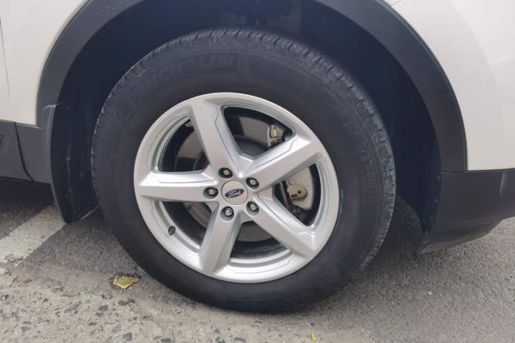 Used Ford Explorer 2018 2.3T Fashion Edition Right Front Wheel Hub