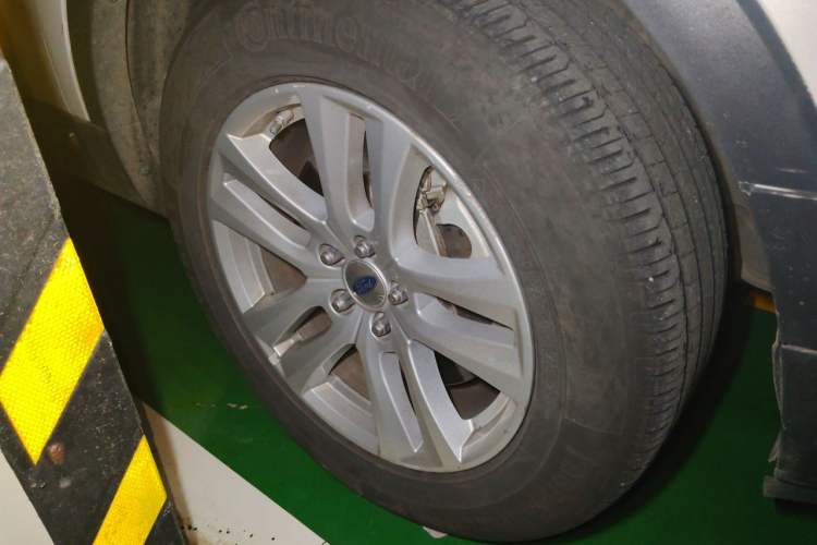 Used Ford Explorer 2018 2.3T Fashion Edition Right Front Wheel Hub
