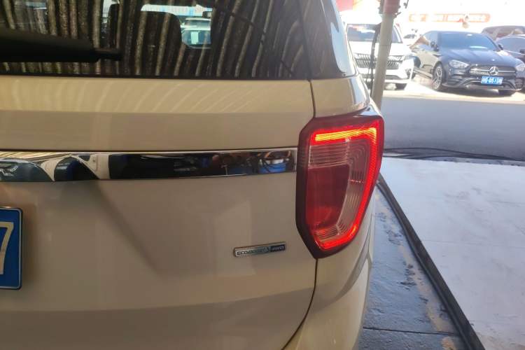Used Ford Explorer 2018 2.3T Elite Edition Right Rear Taillight