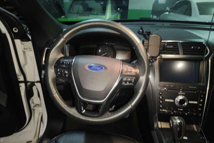 Used Ford Explorer 2018 2.3T Elite Edition Steering Wheel