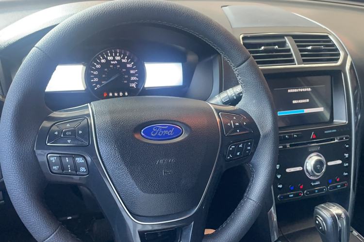 Used Ford Explorer 2018 3.5T Elite Edition Steering Wheel
