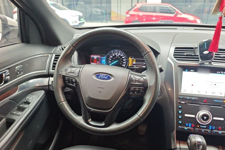 Used Ford Explorer 2018 2.3T Elite Edition Steering Wheel