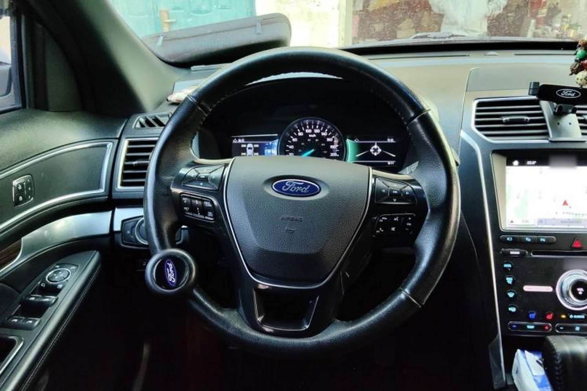 Used Ford Explorer 2018 3.5T Elite Edition Steering Wheel