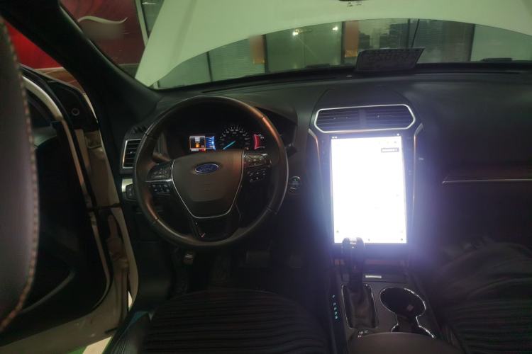 Used Ford Explorer 2018 3.5T Elite Edition Steering Wheel