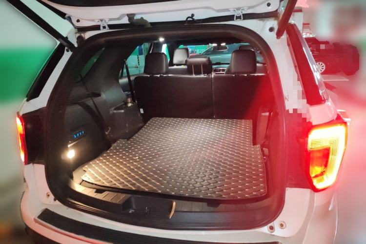 Used Ford Explorer 2018 2.3T Elite Edition Trunk