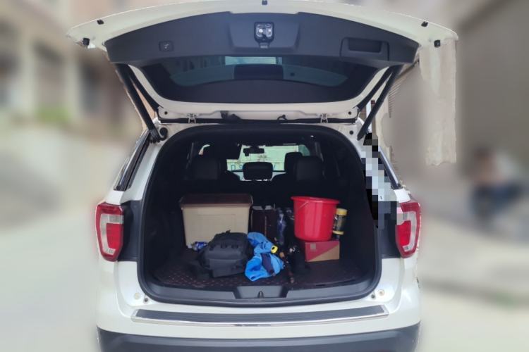 Used Ford Explorer 2018 2.3T Elite Edition Trunk