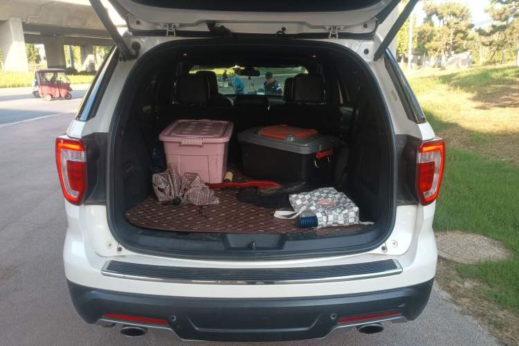 Used Ford Explorer 2018 2.3T Elite Edition Trunk