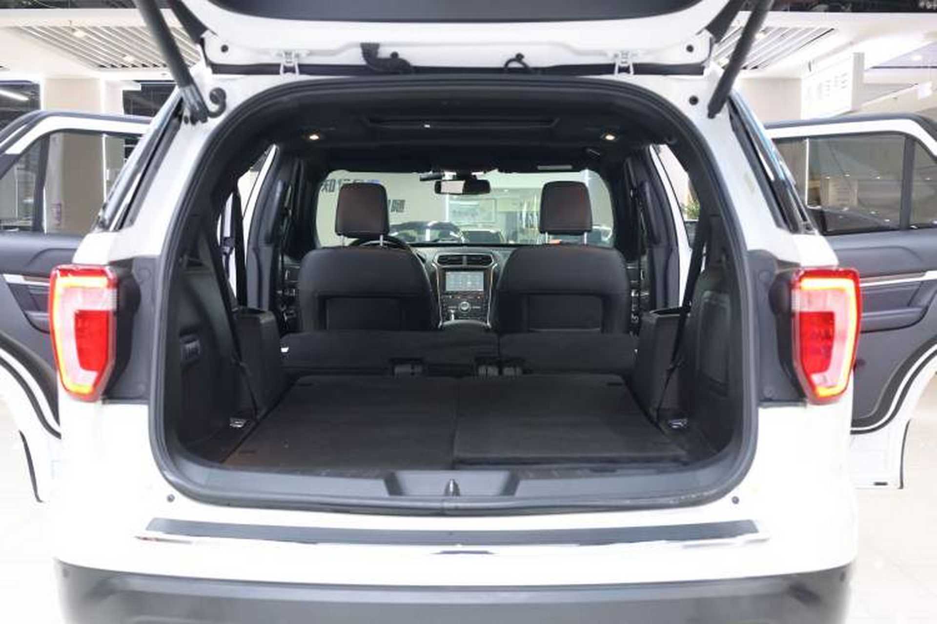 Used Ford Explorer 2018 2.3T Elite Edition Trunk
