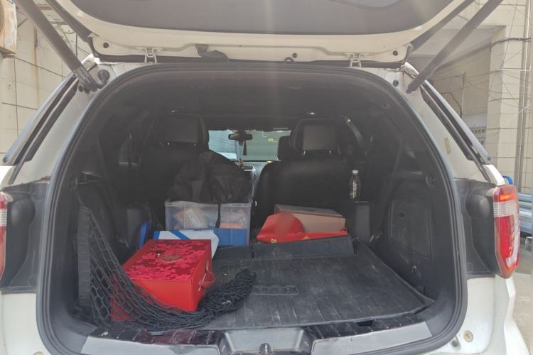 Used Ford Explorer 2018 2.3T Elite Edition Trunk