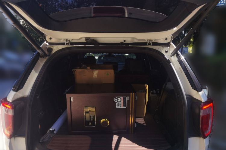 Used Ford Explorer 2018 2.3T Elite Edition Trunk