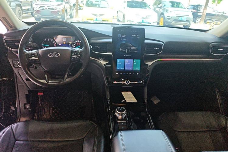 Used Ford Explorer 2020 EcoBoost 285 Rear-Drive Trend Edition 7-Seater Center Console