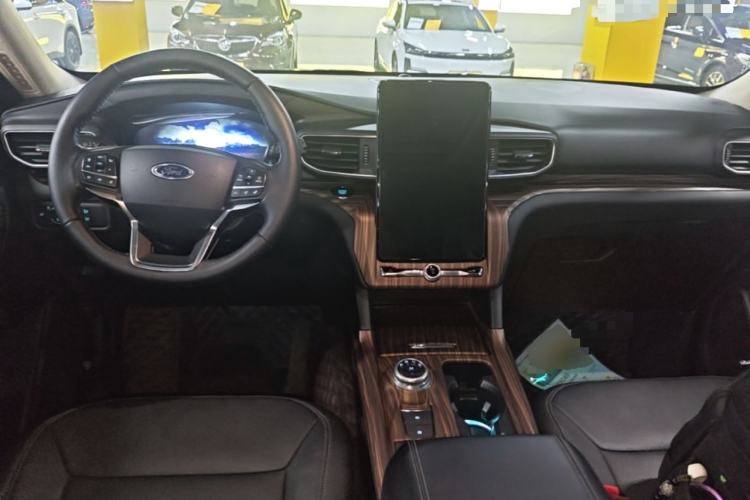 Used Ford Explorer 2020 EcoBoost 285 4x4 Titanium Edition 6 Seats Center Console