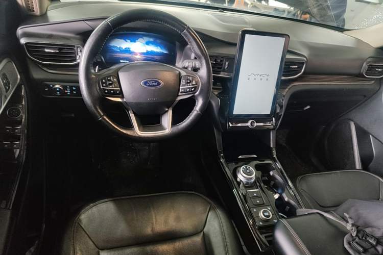 Used Ford Explorer 2020 EcoBoost 285 4x4 Titanium Edition 6 Seats Center Console