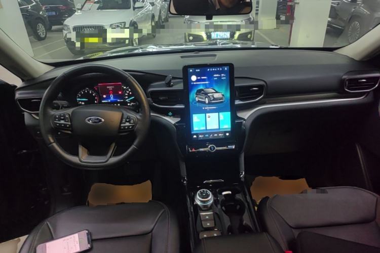 Used Ford Explorer 2020 EcoBoost 285 Rear-Drive Trend Edition 7-Seater Center Console
