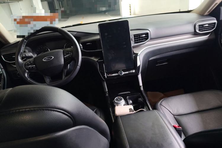 Used Ford Explorer 2020 EcoBoost 285 Rear-Drive Trend Edition 7-Seater Center Console