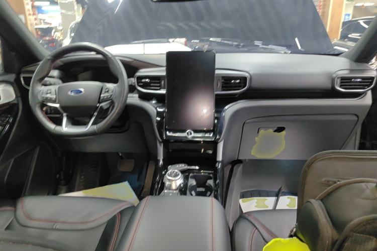 Used Ford Explorer 2020 EcoBoost 285 4x4 Sport Edition ST-LINE 6-Seater Center Console