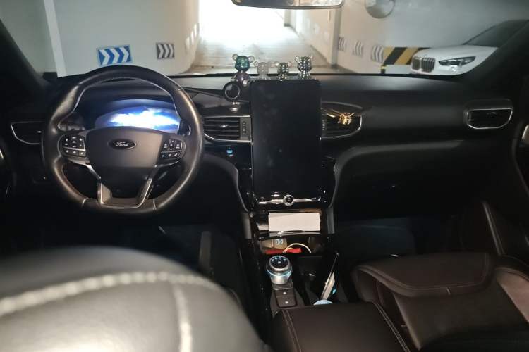 Used Ford Explorer 2020 EcoBoost 285 Four-Wheel Drive Sport Edition ST-LINE 7-Seater Center Console