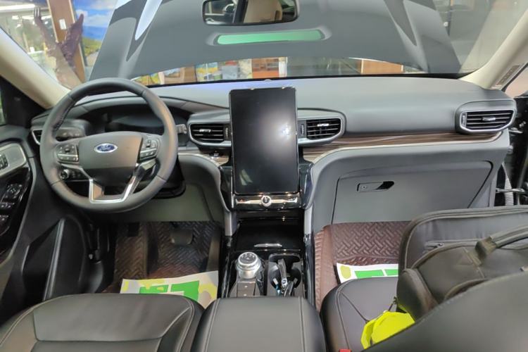 Used Ford Explorer 2020 EcoBoost 285 4x4 Titanium Edition 6 Seats Center Console
