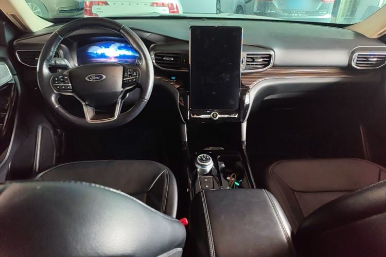 Used Ford Explorer 2020 EcoBoost 285 4x4 Titanium Edition 7-Seater Center Console