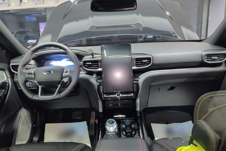 Used Ford Explorer 2020 EcoBoost 285 Four-Wheel Drive Sport Edition ST-LINE 7-Seater Center Console
