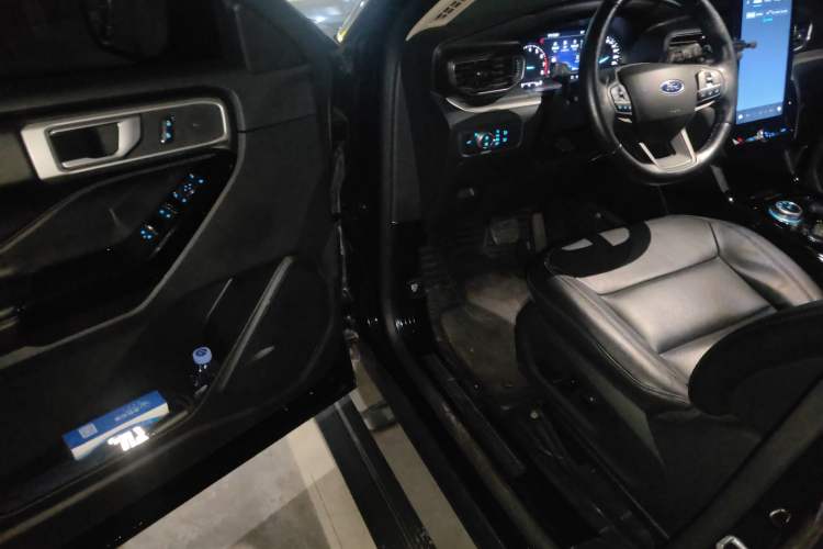 Used Ford Explorer 2020 EcoBoost 285 4x4 Trend Edition 7-Seater Driver Seat