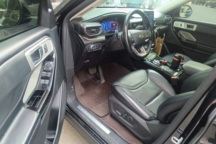 Used Ford Explorer 2020 EcoBoost 285 4x4 Platinum Edition 7-Seater Driver Seat