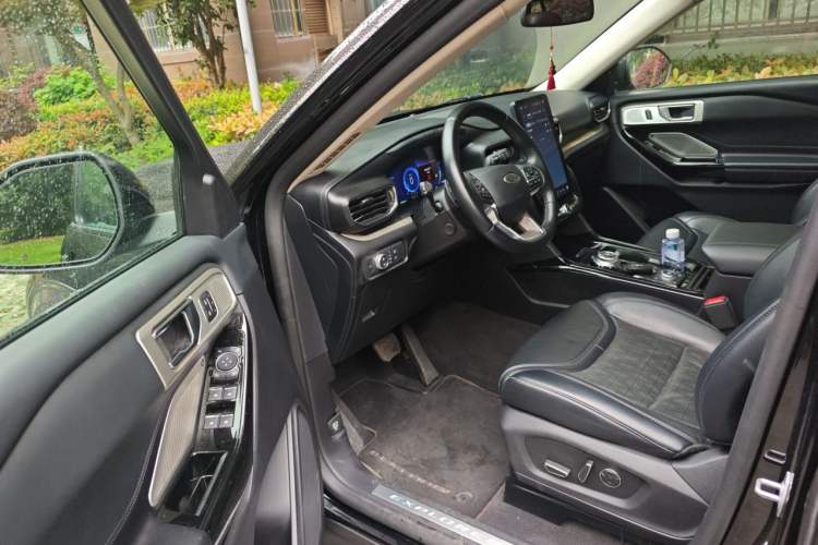Used Ford Explorer 2020 EcoBoost 285 4x4 Platinum Edition 7-Seater Driver Seat