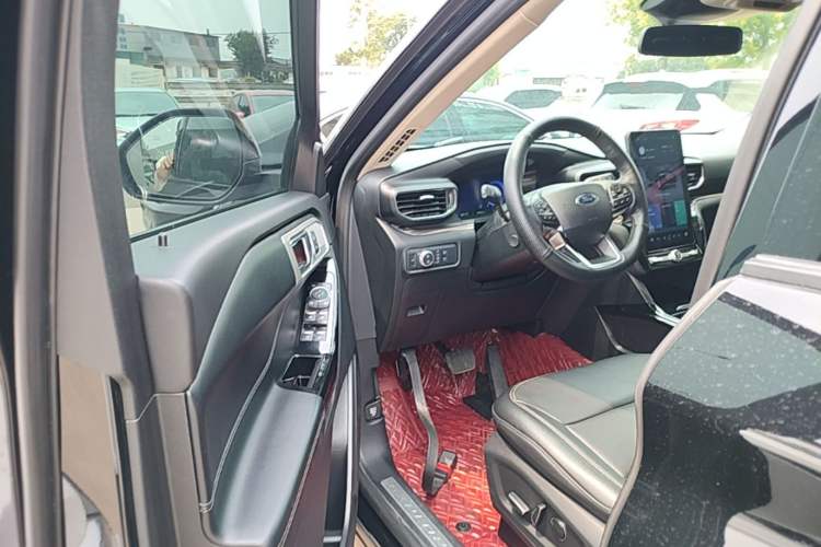 Used Ford Explorer 2020 EcoBoost 285 4x4 Titanium Edition 7-Seater Driver Seat