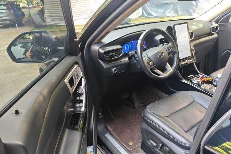Used Ford Explorer 2020 EcoBoost 285 4x4 Titanium Edition 7-Seater Driver Seat