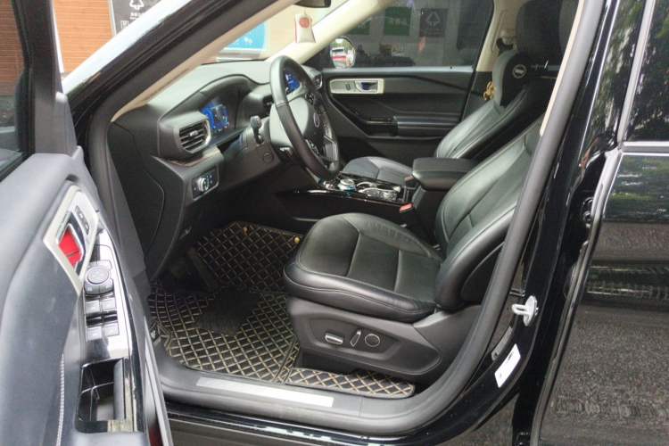Used Ford Explorer 2020 EcoBoost 285 4x4 Titanium Edition 6 Seats Driver Seat