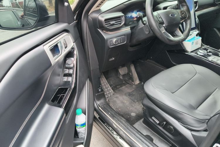 Used Ford Explorer 2020 EcoBoost 285 4x4 Titanium Edition 7-Seater Driver Seat