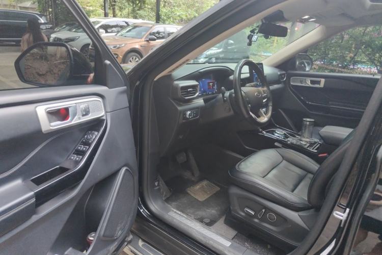 Used Ford Explorer 2020 EcoBoost 285 4x4 Titanium Edition 7-Seater Driver Seat